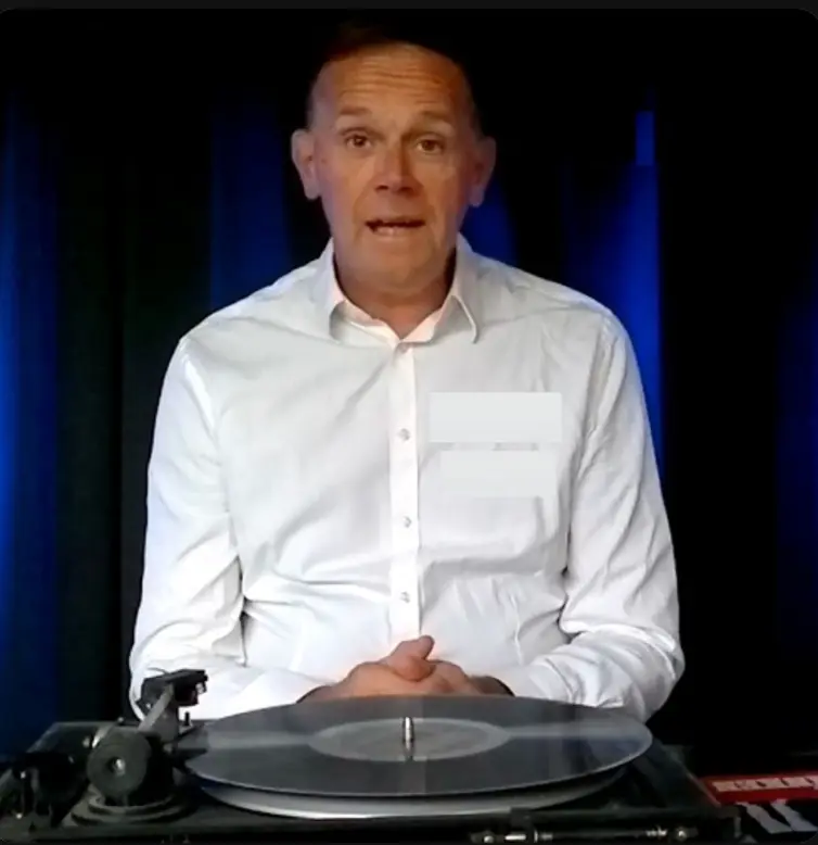 Cover image for Das Glück ist eine warme Wumme