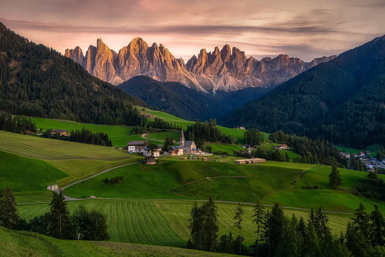 Cover image for Südtirol – mindestens 350 Tage im Jahr garantierter Irrsinn