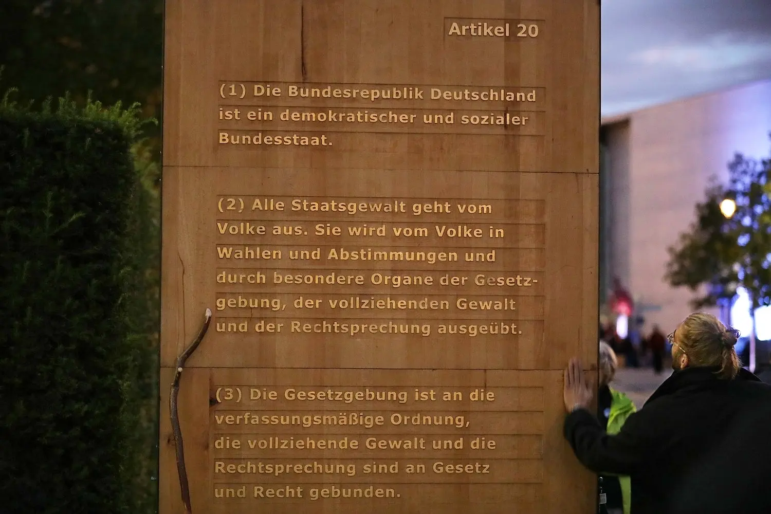 Cover image for Pressemitteilung: Jetzt unabwendbar! Artikel 20 GG wird vernichtet! Entscheidung über Verfassungsbeschwerde ist abgelehnt.