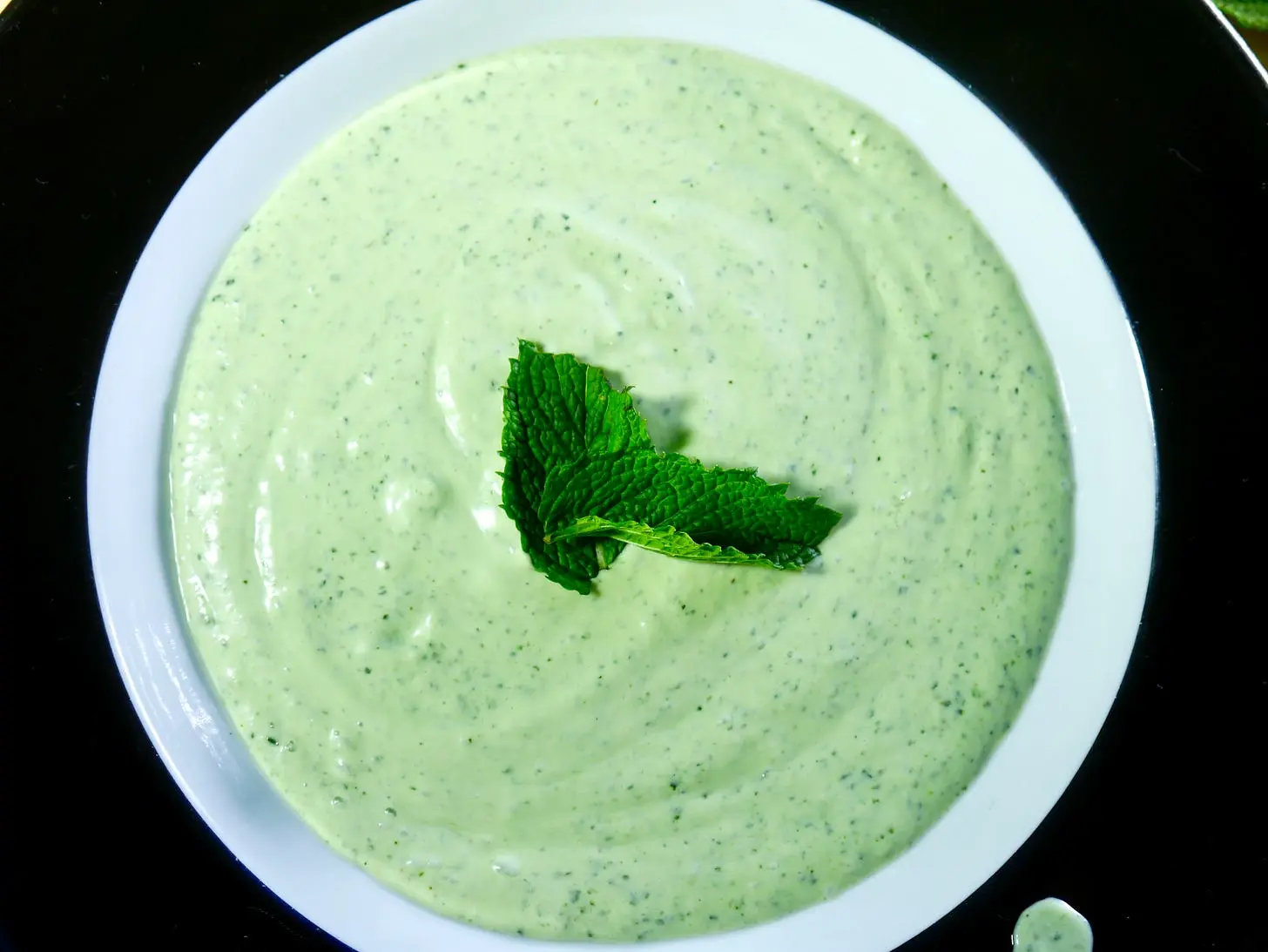 Cover image for Kalte Avocado-Suppe mit Minze
